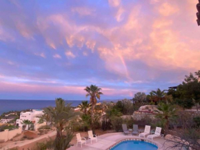 Home With Private Pool, Ocean and Mountain Views